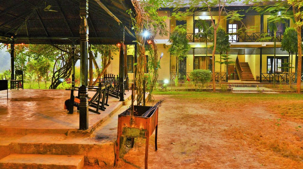 Hotel Parkside & Swimming Pool-Between Greenery And Azure ,Your Perfect Retreat จิตวัน ภายนอก รูปภาพ